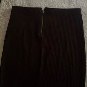 Forever 21 Black Midi Skirt In Size Large (Stretchy)
